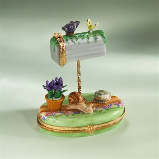 Picture of Limoges Mailbox with Frog and Butterflies Box