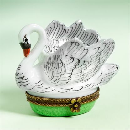 Picture of Limoges White Swan Box