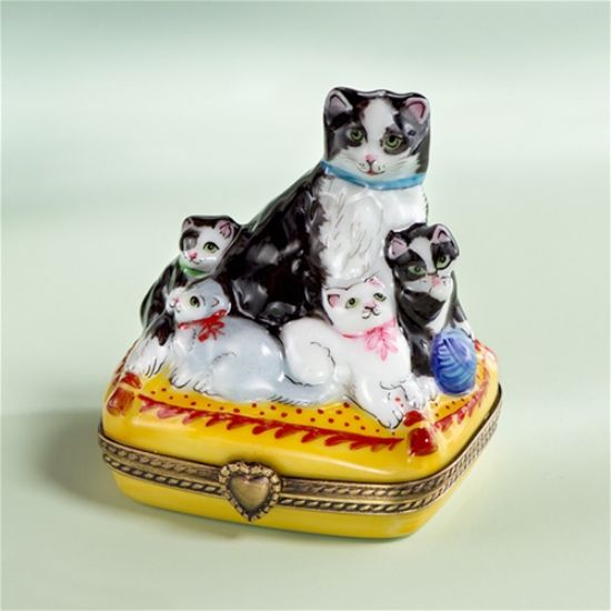 Picture of Limoges Black Cat Family Box
