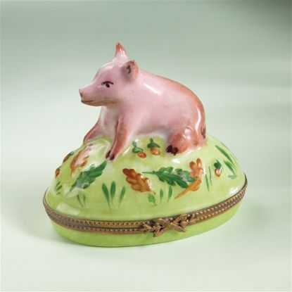 Picture of Limoges Big Pig on Grass Box
