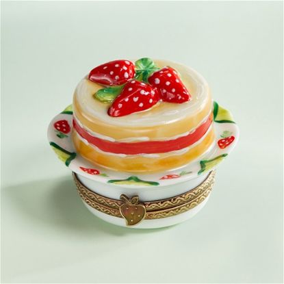 Picture of Limoges Strawberry Cream Cake Box