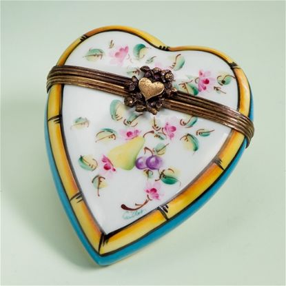 Picture of Limoges Heart with Pear and Leaves Box