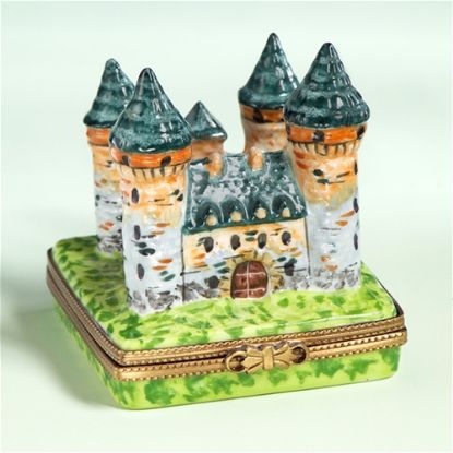 Picture of Limoges Medieval Castle Box with 4 Towers