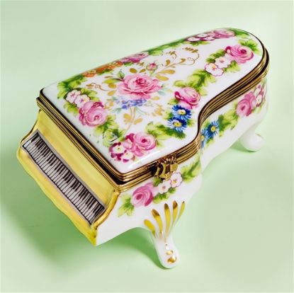 Picture of Limoges Piano with Romantic Roses box