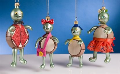 Picture of De Carlini Turtle Family Christmas ornaments