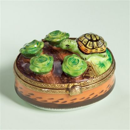 Picture of Limoges Turtle with Lettuce Box