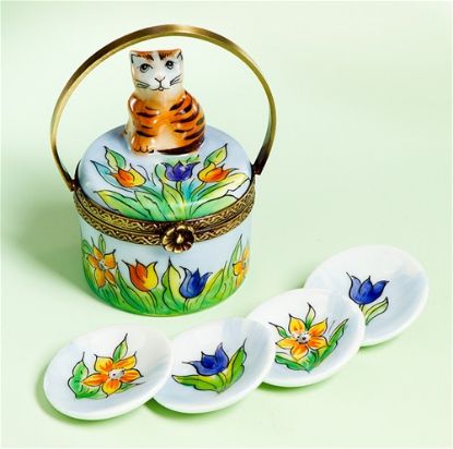 Picture of Limoges Cat Basket  with Flower Plates Box
