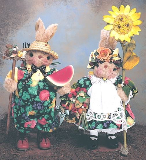 Picture of Collectible Gardener Rabbits Couple