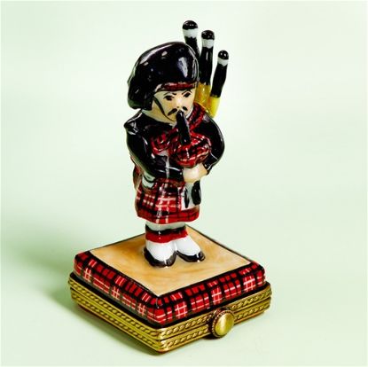 Picture of Limoges Chamart Bagpiper Box