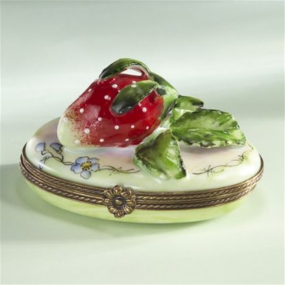 Picture of Limoges Strawberries with Leaves Box