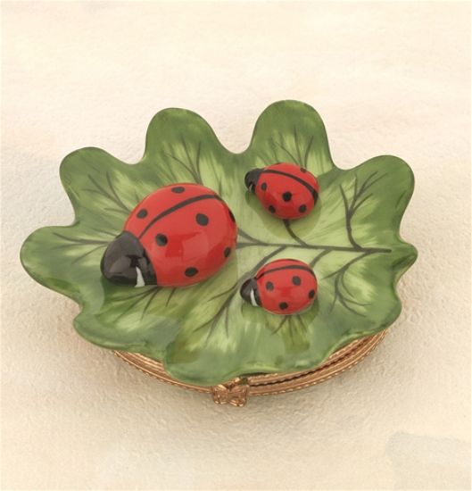 Picture of Limoges Ladybug Family on Leaf Box