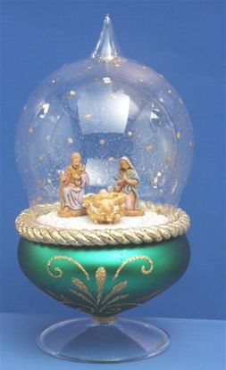 Picture of De Carlini Green Nativity Globe on Glass Stand Ornament