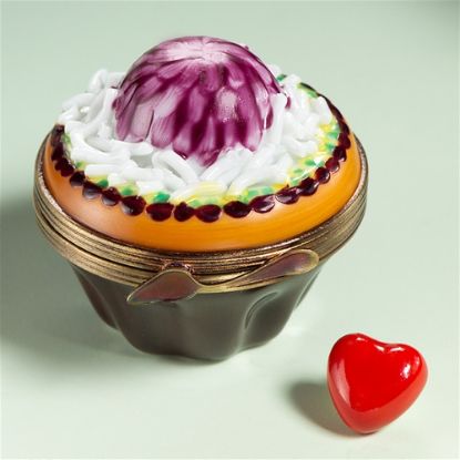 Picture of Limoges Purple Pastry Cupcake Box with Heart 