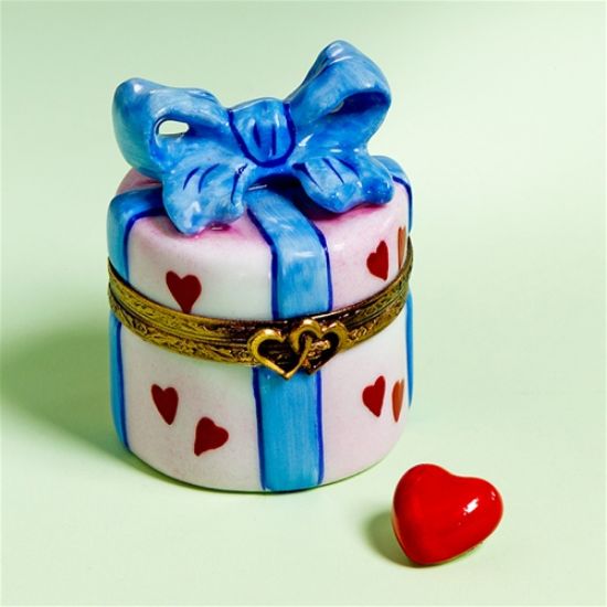 Picture of Limoges Pink Round Box with Heart Box