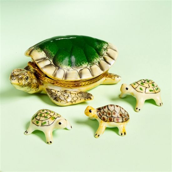 Picture of Limoges Mama Turtle Box with 3 Babies