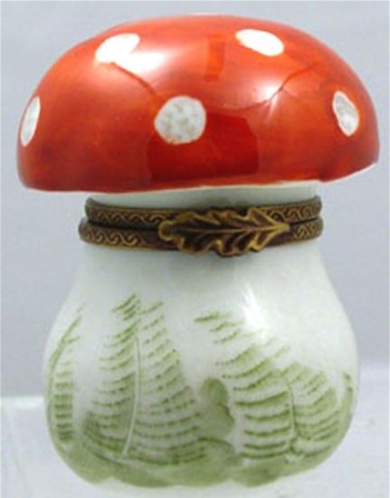 Picture of Limoges Red Mushroom Box