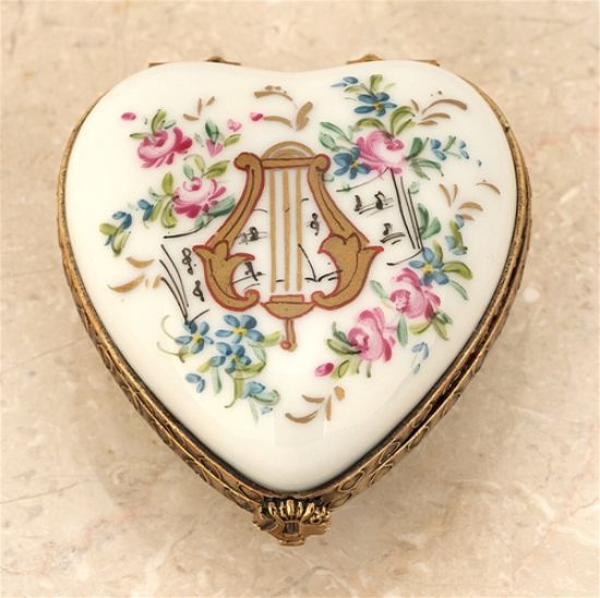 Picture of Limoges Heart with Lyre Box 