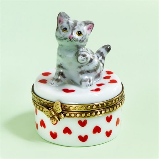 Picture of Limoges Gray Cat on Hearts Box 