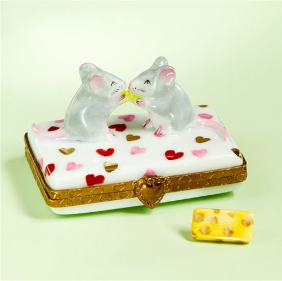 Picture of Limoges Mice on hearts Box with Cheese.