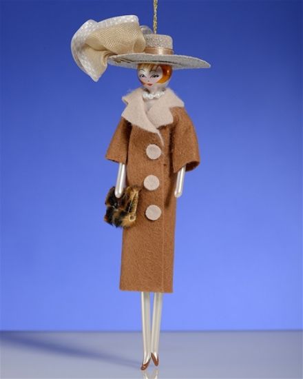 Picture of De Carlini Lady in Brown Coat and Fancy Hat Ornament