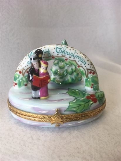 Picture of Limoges Christmas Carolers Box 