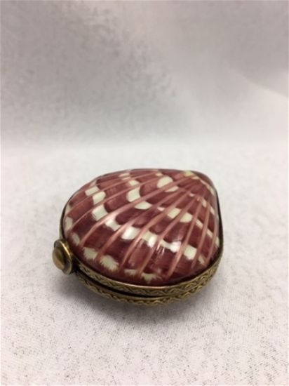 Picture of Limoges Clam Shell Box