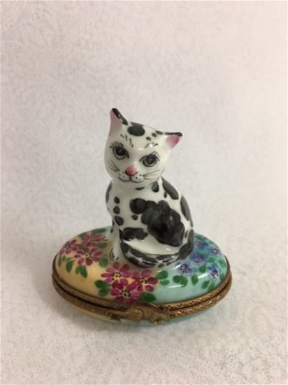 Picture of Limoges White and Black Cat on Floral Base Box