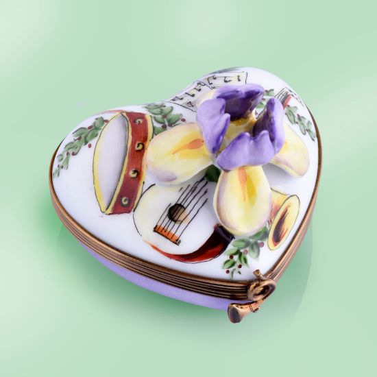 Picture of Limoges Heart with 3D Pansy and Guitar Box