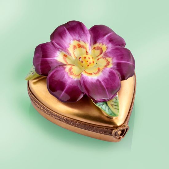 Picture of Limoges Purple Pansy on Gold Heart Box