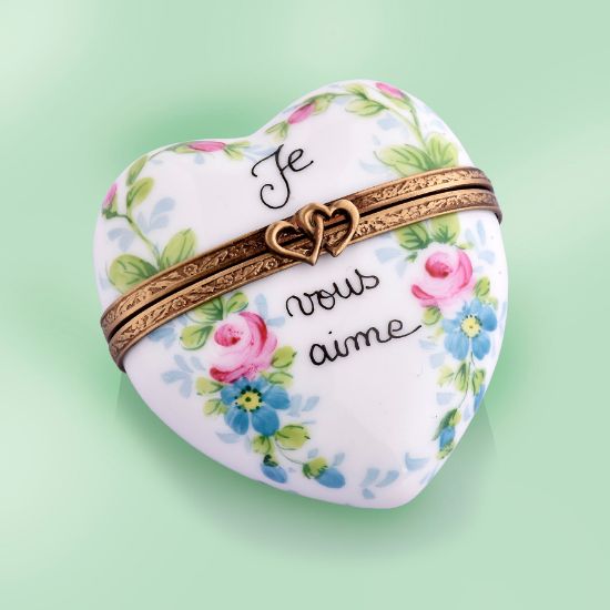 Picture of Limoges Romantic Roses and Flowers  "Je Vous Aime" Heart Box