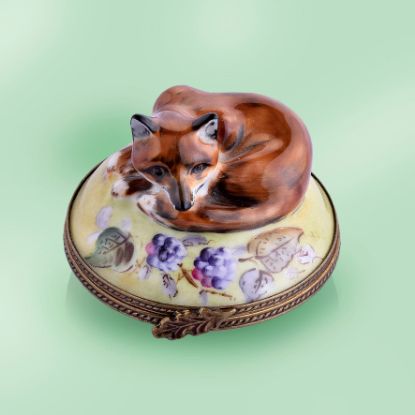 Picture of Limoges Fox on dark purple grapes  box