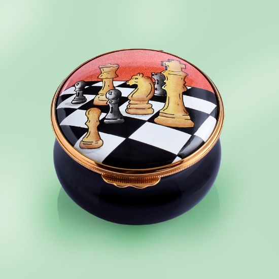 Picture of Kingsley Chess Set English Enamel
