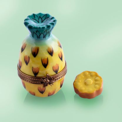 Picture of Limoges Yellow PIneapple Box with Slice