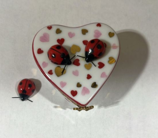 Picture of Limoges 2 Ladybugs on Heart with Hearts Box and a loose Ladybug